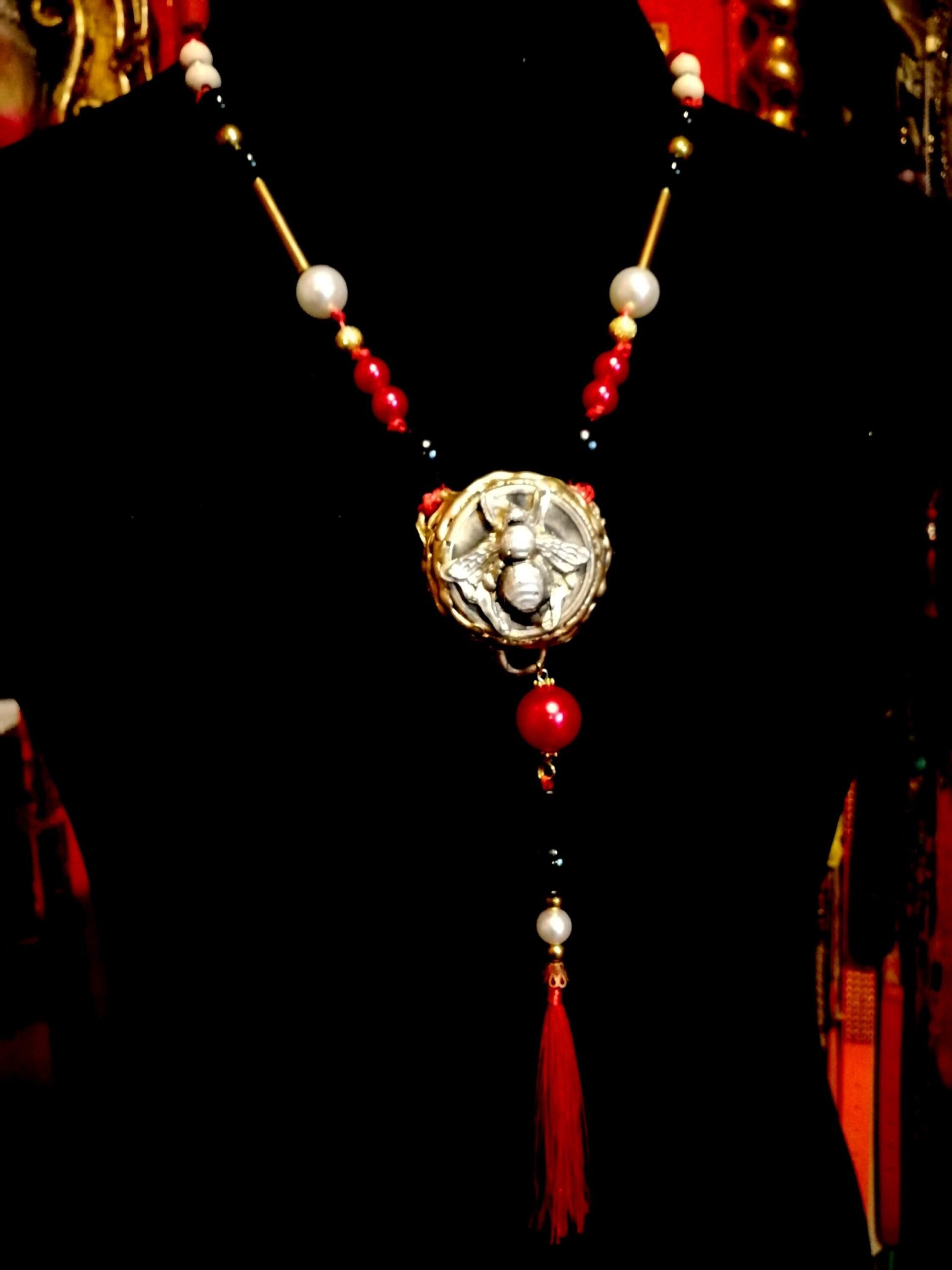Queen Bee, Protective Talisman Pendant, Good Luck Charm Attraction Money Prosperity, Amulet Wealth & Richness Witchcraft
