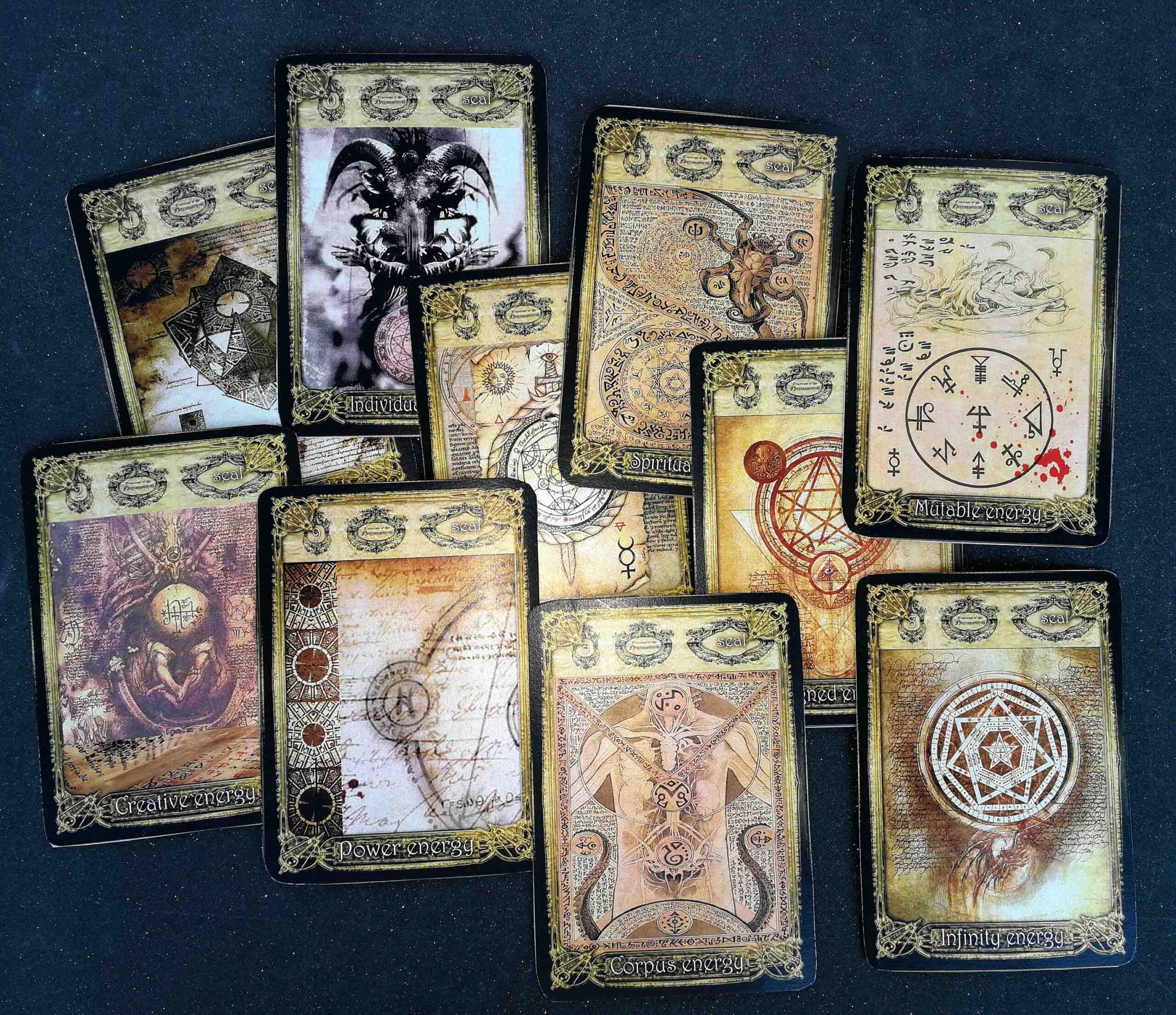 Necronomicon Tarot, Call of Cthulhu, Limited Edition HP Lovercraft Divination, Occult Magic Army of the Darkness War