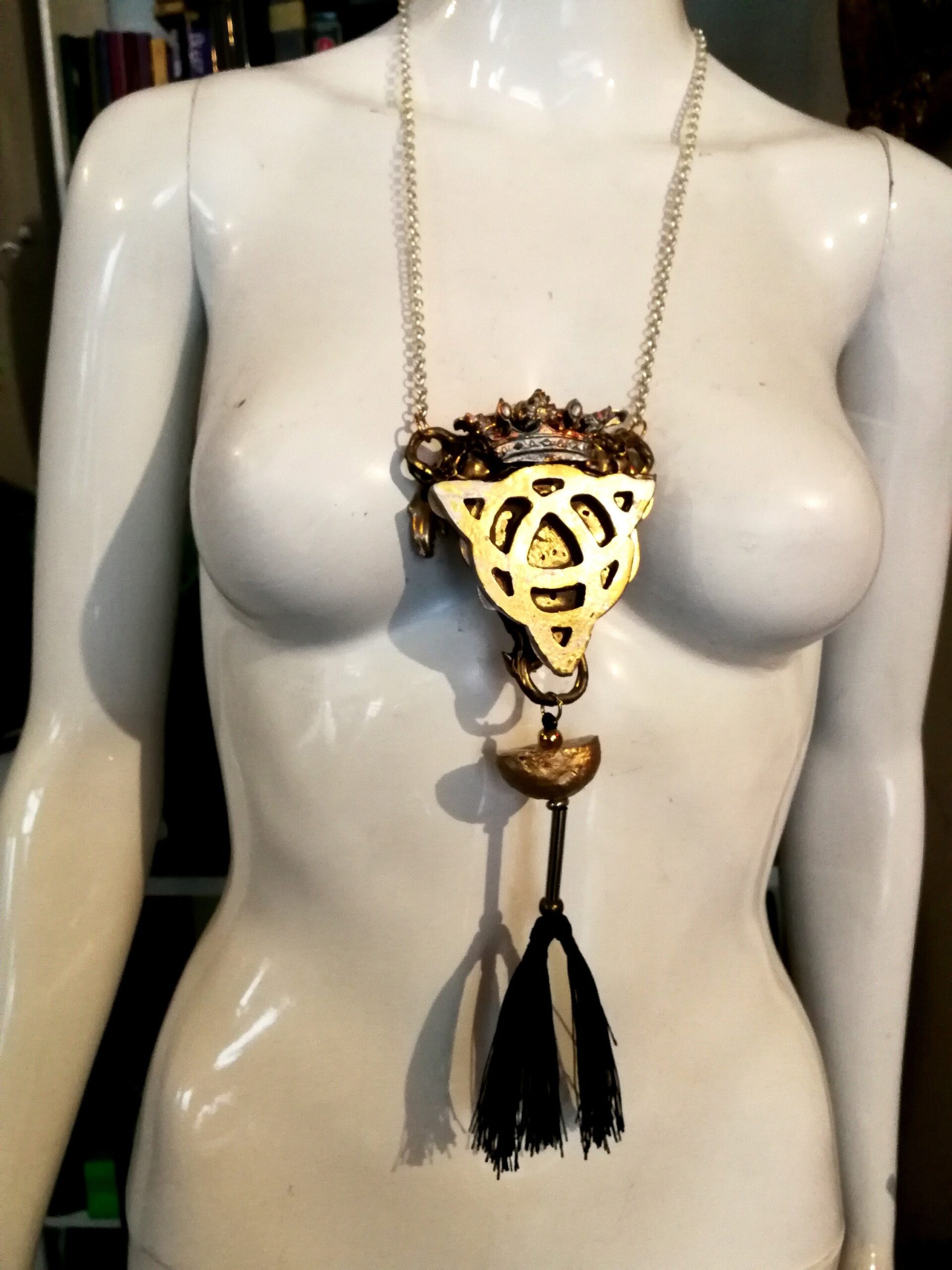 Dragon Crown Amulet, Medieval Celtic Shield, Triquetra Triskele Symbol, Gothic & Viking Symbols Antique Shieldmaiden