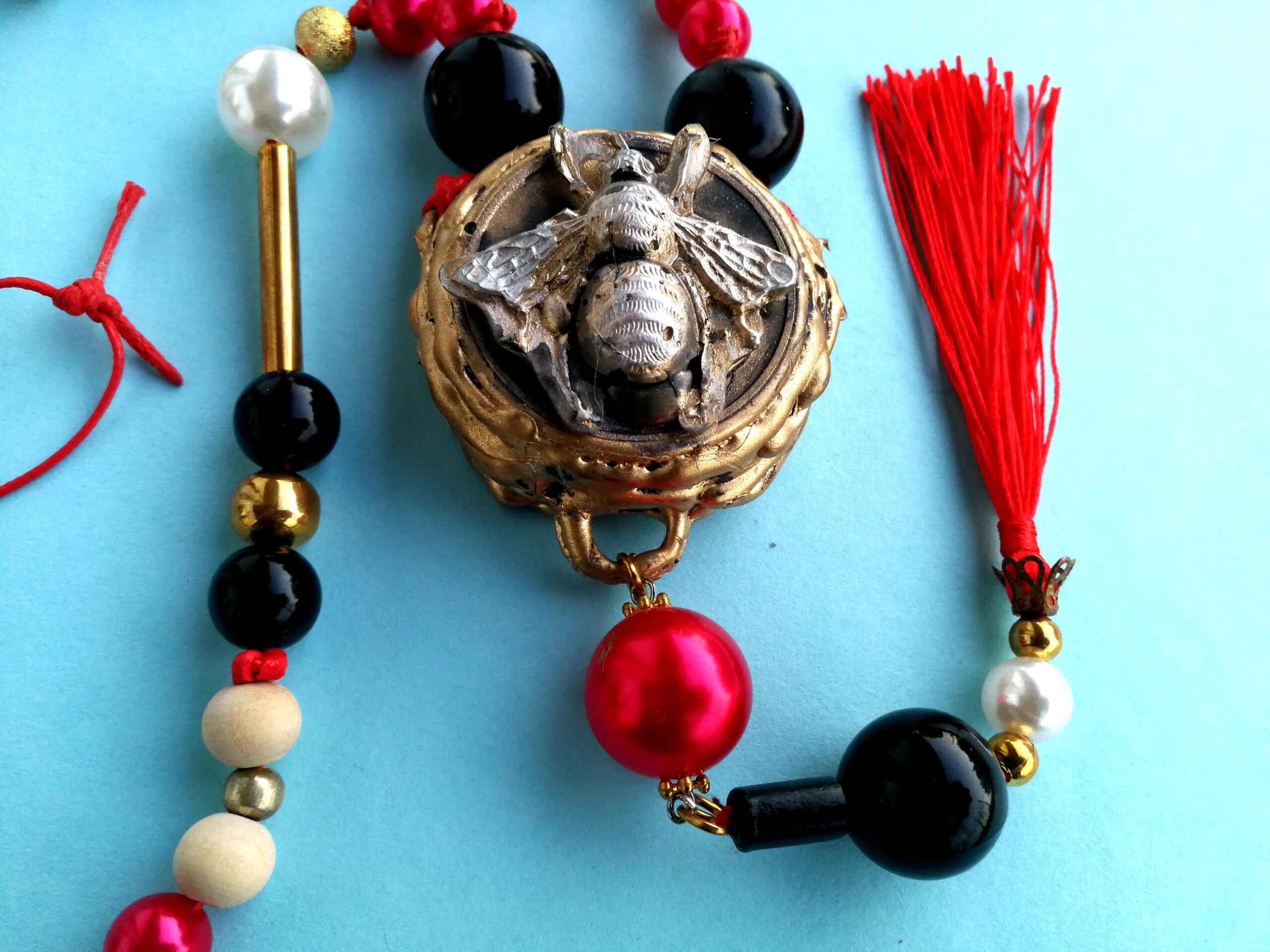 Queen Bee, Protective Talisman Pendant, Good Luck Charm Attraction Money Prosperity, Amulet Wealth & Richness Witchcraft